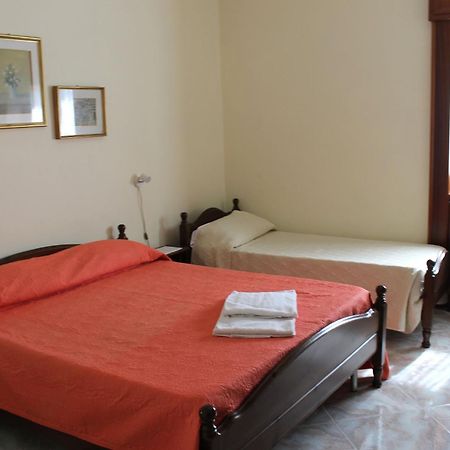 Casa Annuccia Villa อาเจโรลา ภายนอก รูปภาพ
