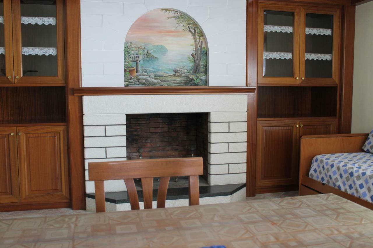 Casa Annuccia Villa อาเจโรลา ภายนอก รูปภาพ