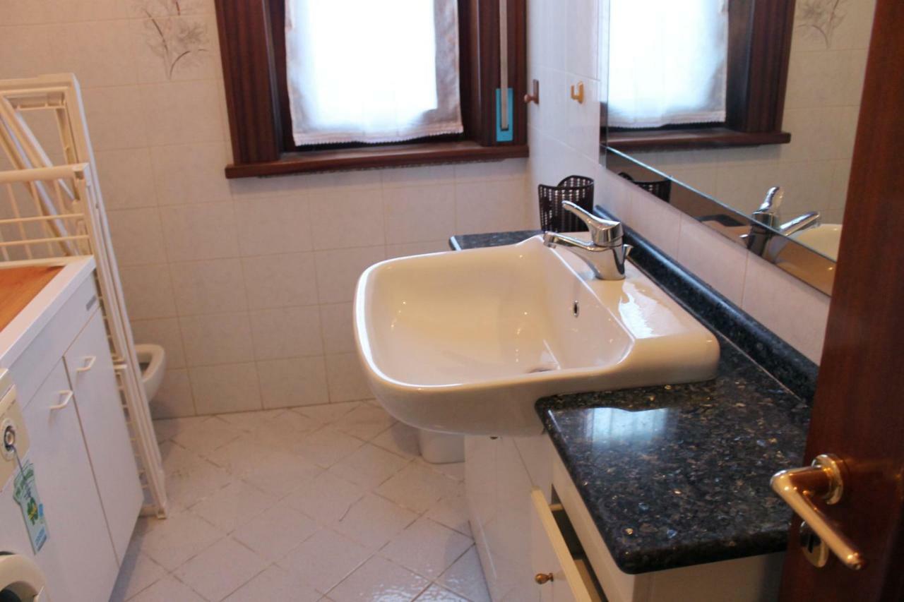 Casa Annuccia Villa อาเจโรลา ภายนอก รูปภาพ
