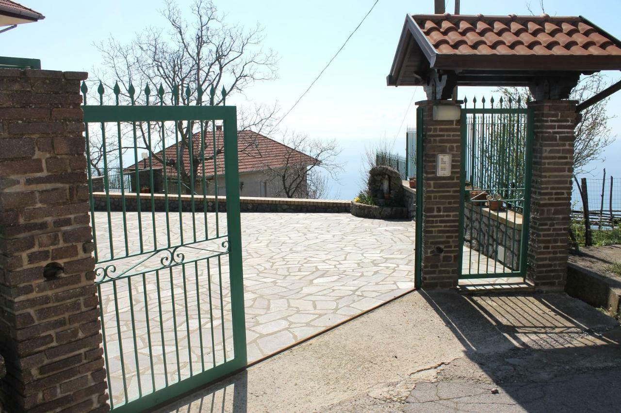 Casa Annuccia Villa อาเจโรลา ภายนอก รูปภาพ